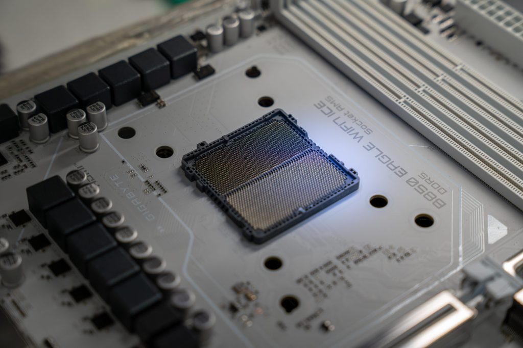 Ремонт сокета AM5 на плате GIGABYTE B850 EAGLE WIFI7 ICE