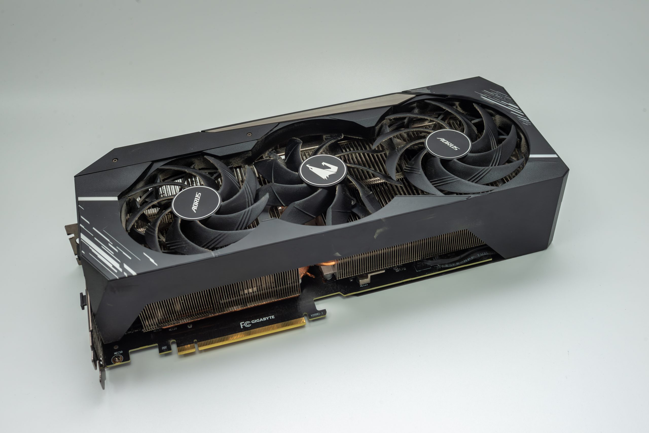 Видеокарта GIGABYTE GeForce RTX 3090 AORUS MASTER, черный экран или ошибка 43