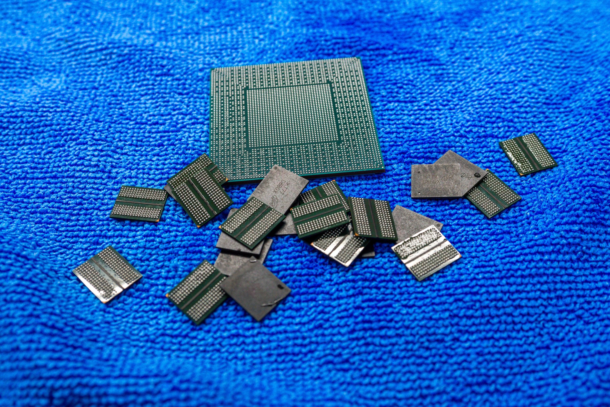 Чипы GA102-300-A и память GDDR6X после реболла